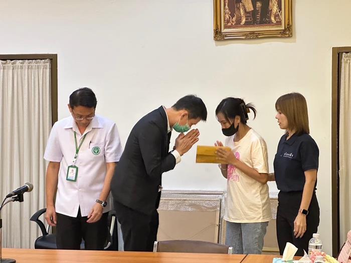 เภสัชกร ขอขมาแม่เด็ก จ่ายยาผิดจนลูกคอไหม้