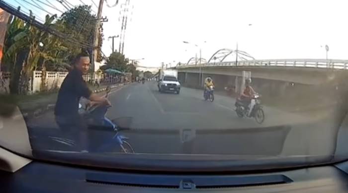 ขับรถปาดหน้า