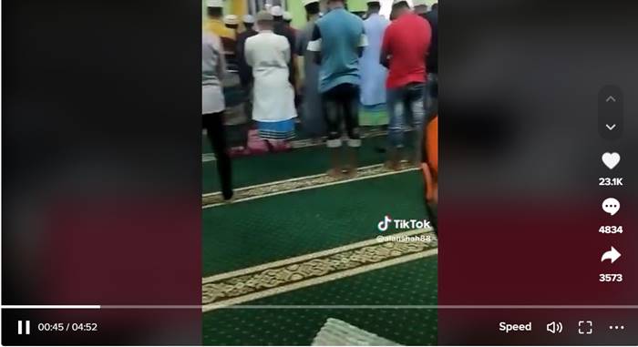 หนุ่มถีบประตูสุเหร่า รำคาญละหมาดเปิดลำโพงดัง