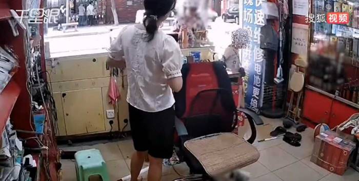 เด็กจีน เตะทารก