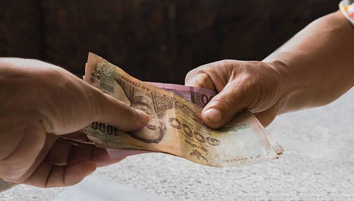 รัฐบาลแจกเงิน 2000 จริงไหม