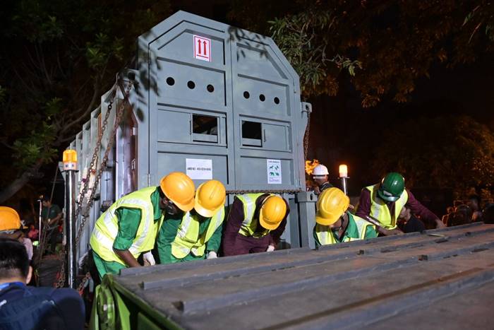 พลายศักดิ์สุรินทร์ กลับไทย