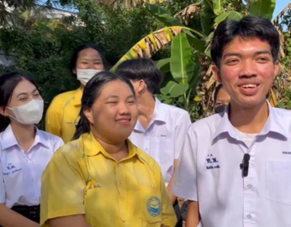 เผยโฉมหน้าคนบนเค้ก ที่เพื่อนเซอร์ไพรส์