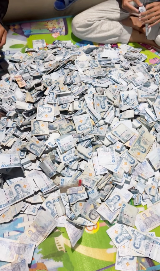 พ่อค้าออมเงินแบงก์ 50 ครึ่งปีเกือบ 3 แสน