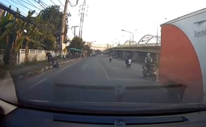 ขับรถปาดหน้า