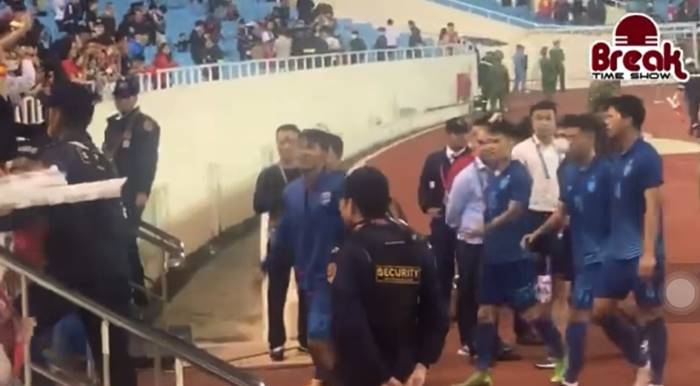 อุ้ม ธีราทร เดือดด่ากองเชียร์เวียดนาม 