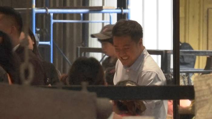 หมออ๋อง เลี้ยงหมูกระทะแม่บ้านสภา