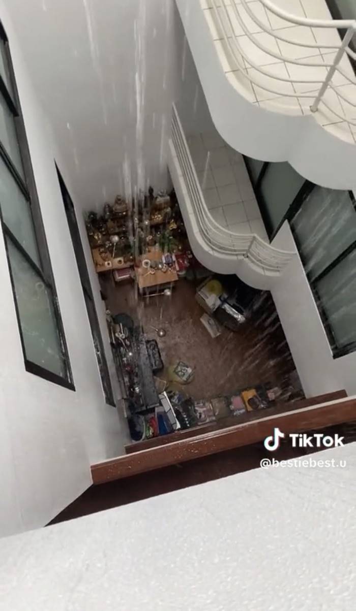 หลังคารั่ว