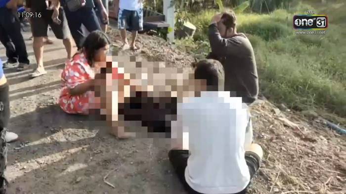 รถแหกโค้ง ลูกทะลุกระจกดับ