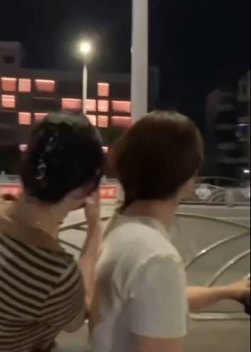 คู่รักมีเซ็กส์ ริมหน้าต่างโรงแรม