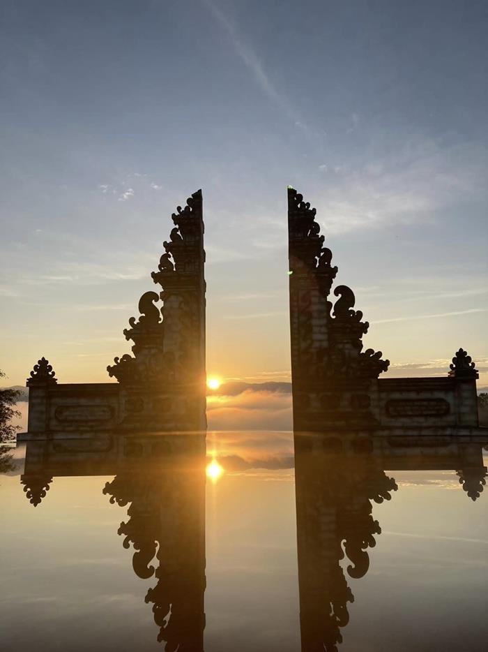 ดราม่า คาเฟ่น่าน ก๊อปซุ้มประตูบาหลี