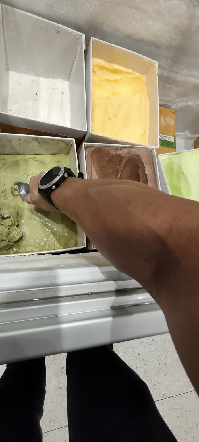 ไอศกรีมร้านบุฟเฟ่ต์