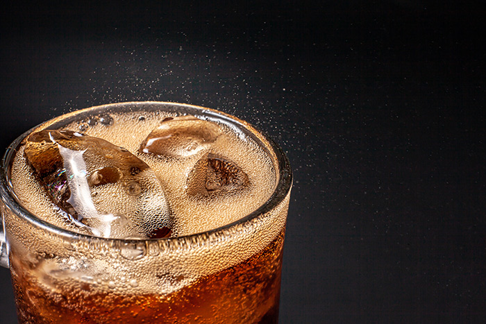 น้ำอัดลม ทำกระดูกต้นขาหัก