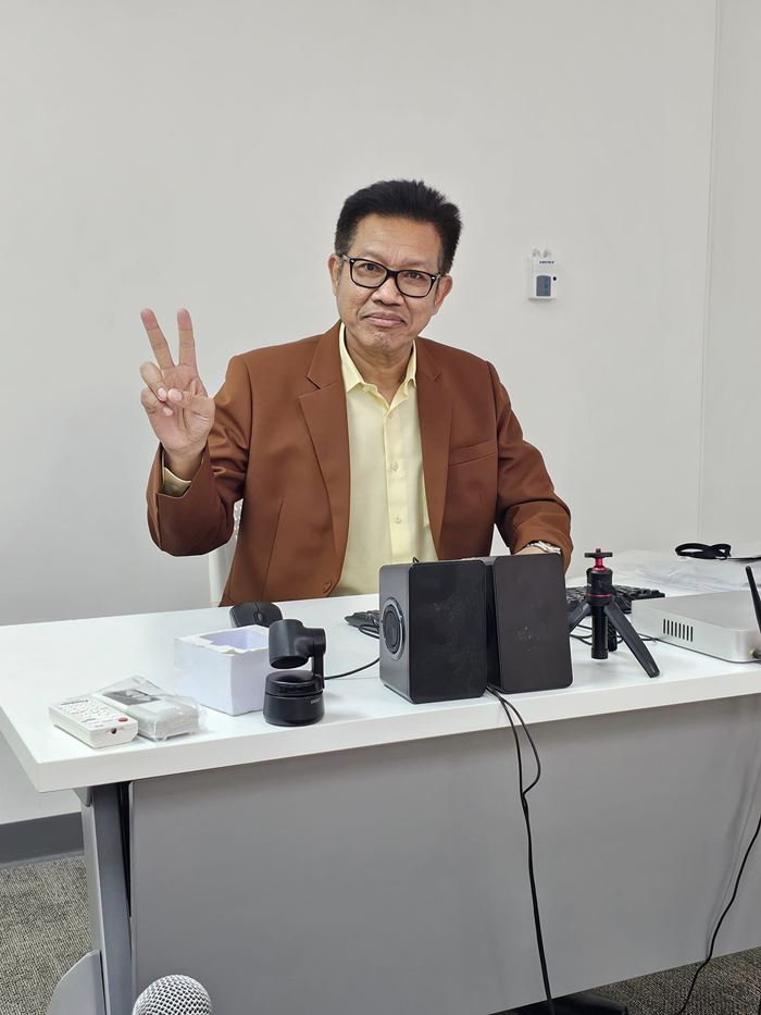 ทนายเดชา 