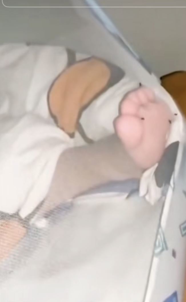 คุณแม่อวดผลงาน สมุดเก็บศพยุง ที่มากัดลูก