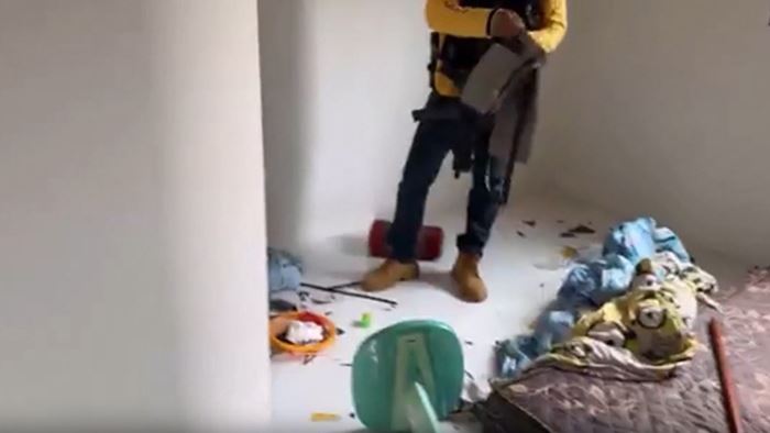 เด็กหญิงวัย 14 ถูกแฟนหนุ่มวัย 14 ทำร้าย จับขัง