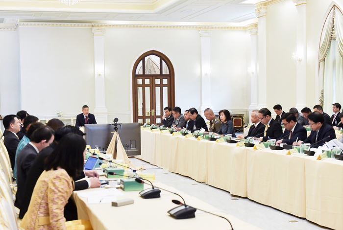 เศรษฐา ทวีสิน