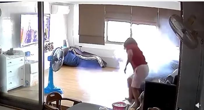 พาวเวอร์แบงค์ระเบิด