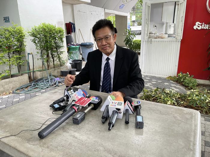 ทนายเดชา 