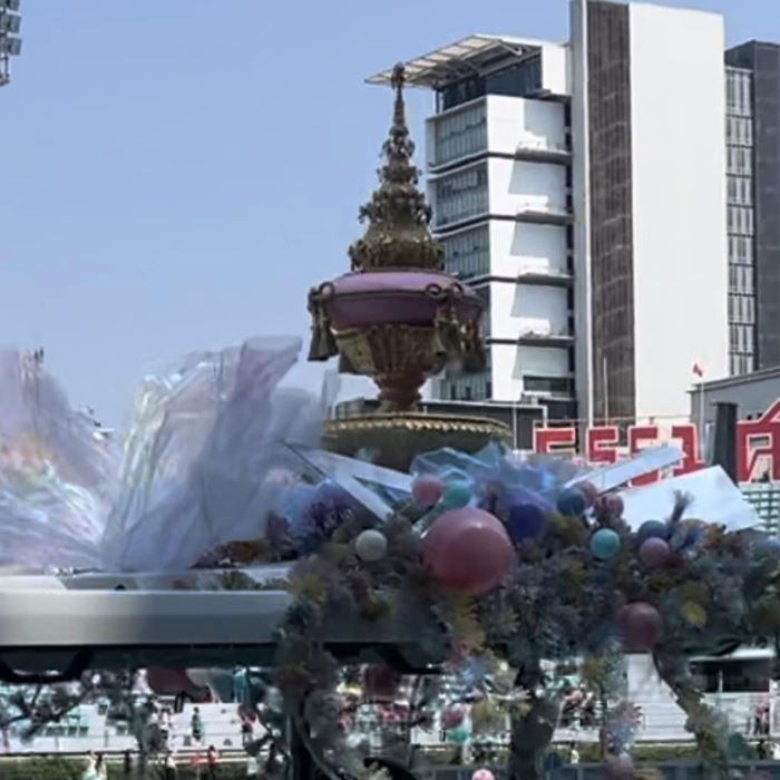 ดราม่า พระเกี้ยวบนรถกอล์ฟ งานบอล จุฬาฯ