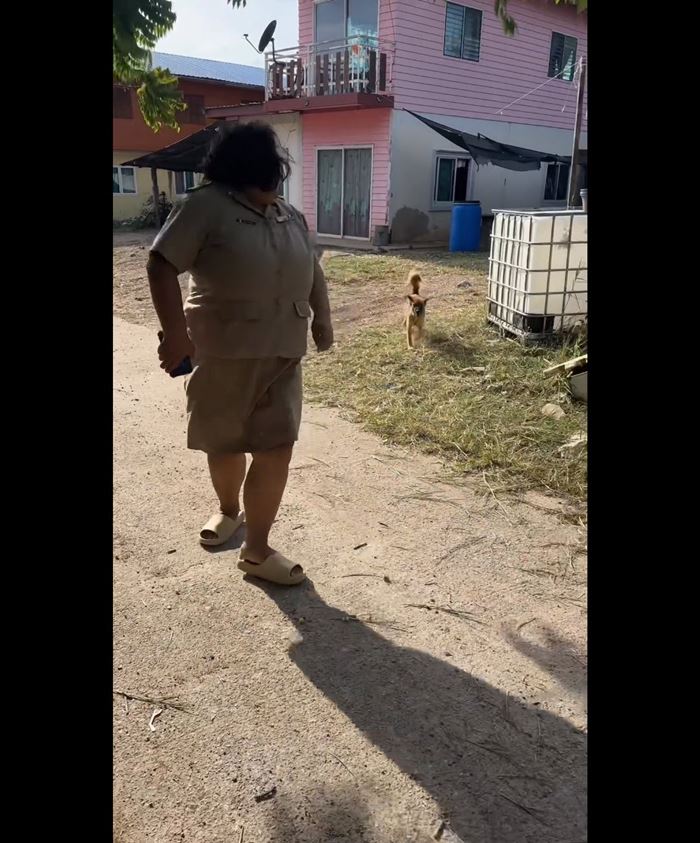 ครูเยี่ยมบ้านนักเรียน