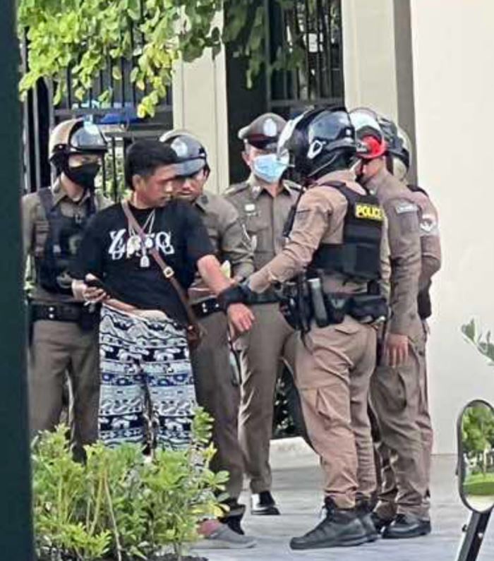 จอดรถขวางทาง