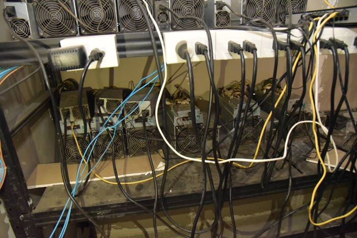 ขโมยไฟใช้ฟรี