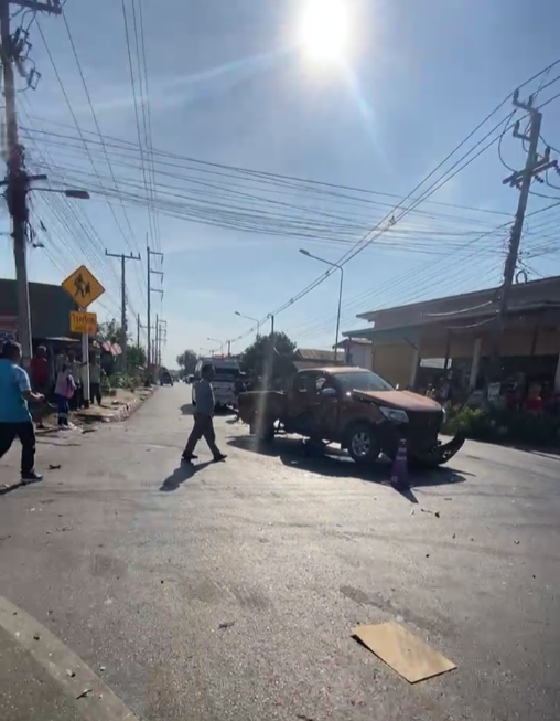 รถซิ่งประสานงา 3 คัน กลางแยก พบต่างฝ่ายต่างเหยียบ