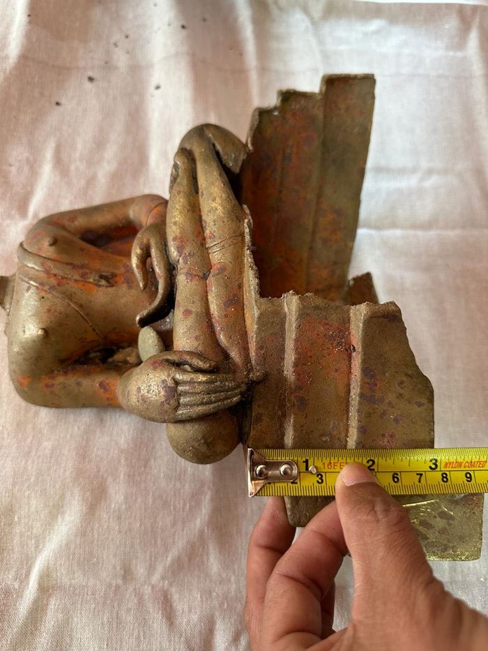 ลาวขุดพบ 4 พระพุทธรูปโบราณ ริมน้ำโขง 