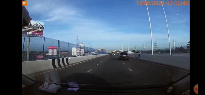 ขับรถชนแล้วหนี