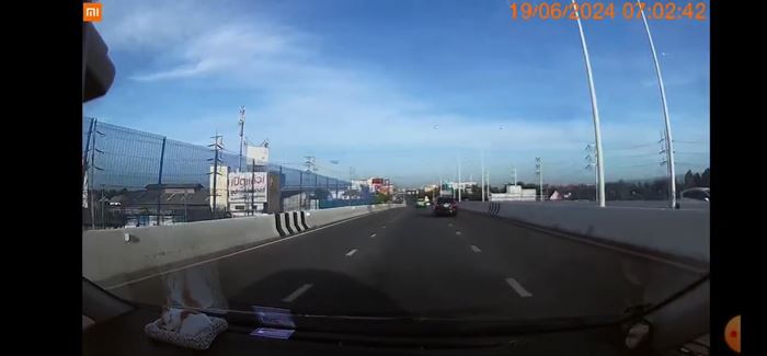 ขับรถชนแล้วหนี