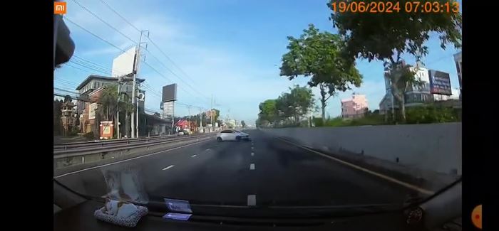 ขับรถชนแล้วหนี