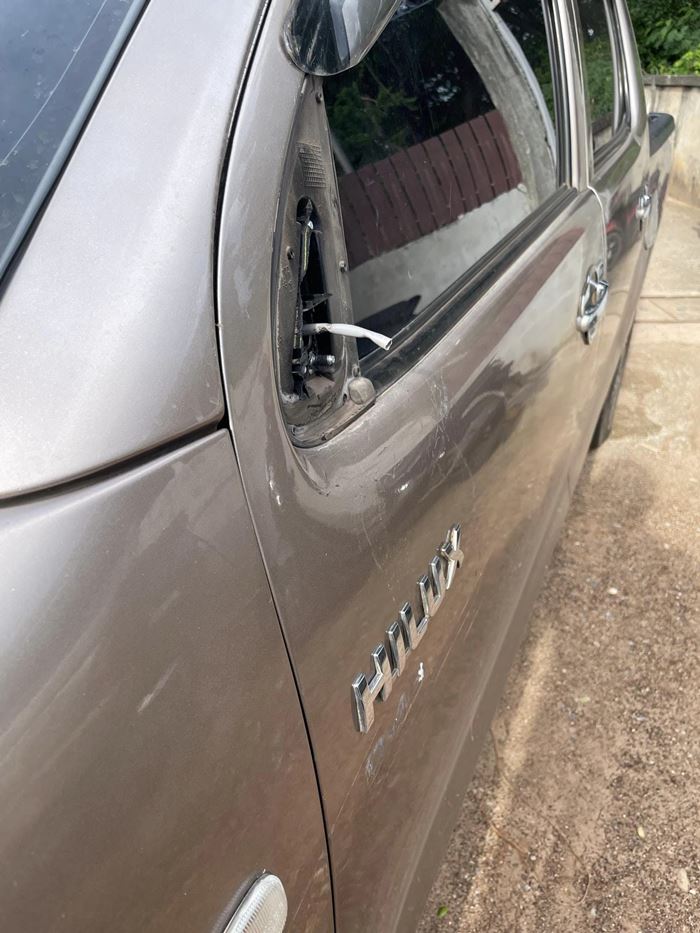 แก๊งตบทรัพย์ ขับรถชน