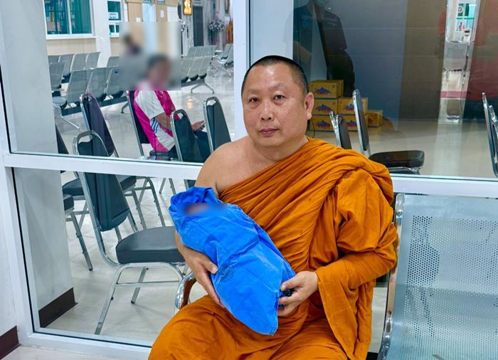 ทารกถูกทิ้ง หน้าประตูวัด