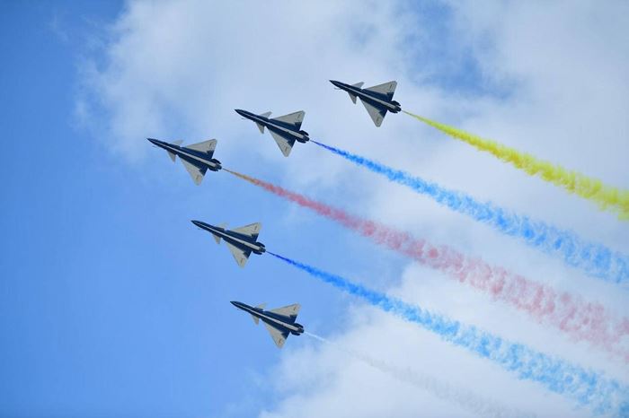 ดราม่าสอบ A Level ต้องใช้ Ear Plug อุดหู หลังมีโชว์บินกองทัพ