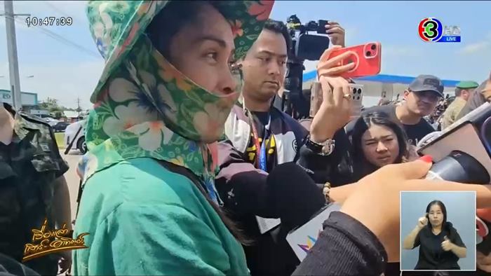 หญิงไทยพูดดัตช์กับทูตทหารเนเธอร์แลนด์