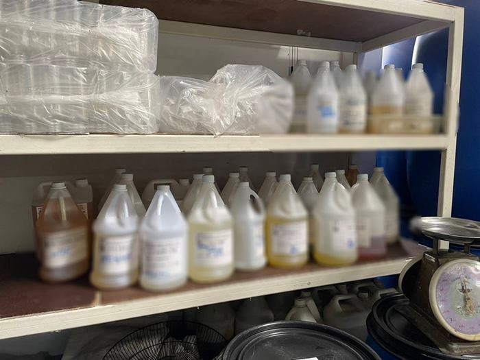 จับเครื่องสำอางค์กรอกมือ