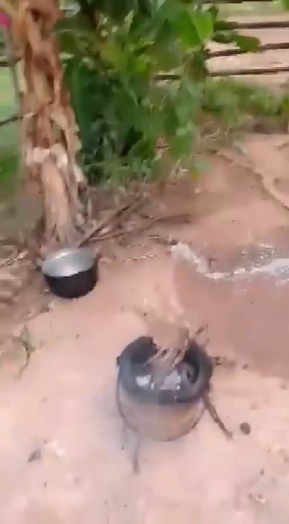 สาดน้ำร้อน