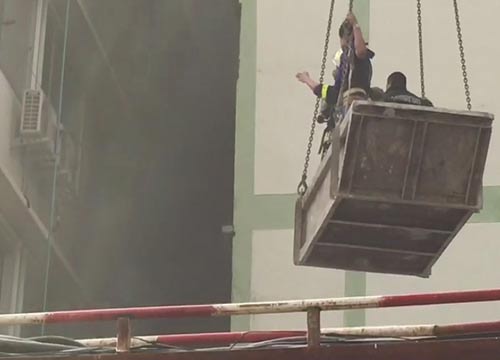 ไฟไหม้ตึก