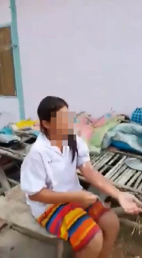 สาดน้ำร้อน