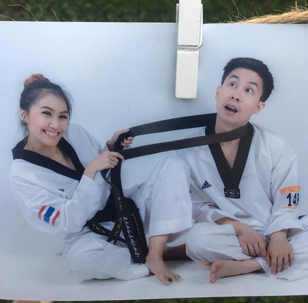 ไอ เป็นเอก น้องสอง บุตรี แต่งงาน 