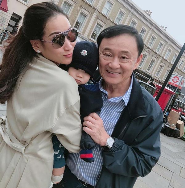 ทักษิณ ชินวัตร เอม พินทองทา