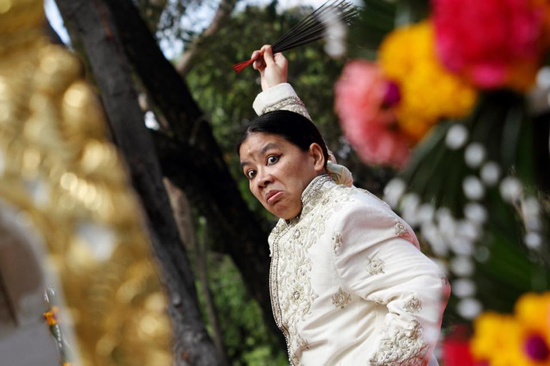 ร่างทรงสุริยเทพ