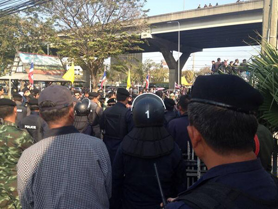  เฉลิม อยู่บำรุง เผ่น หลัง กปปส. บุกสโมสรทหารบก 