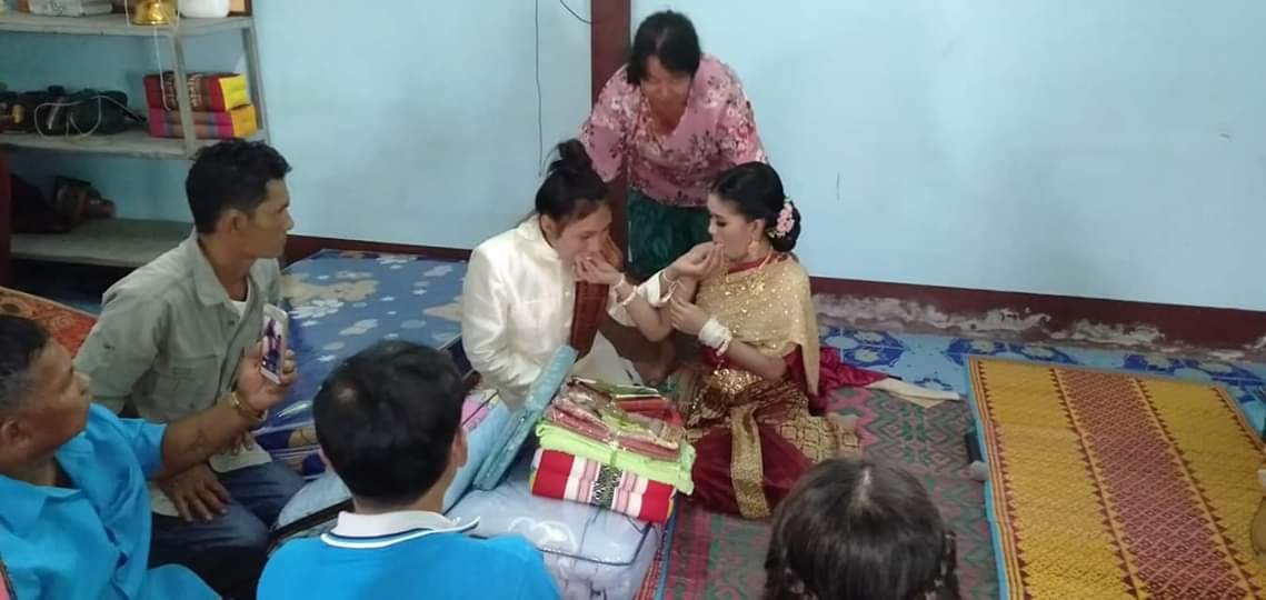 สาวประเภทสองแต่งงานผู้หญิง