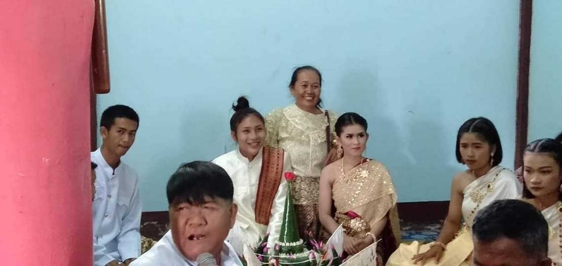 สาวประเภทสองแต่งงานผู้หญิง