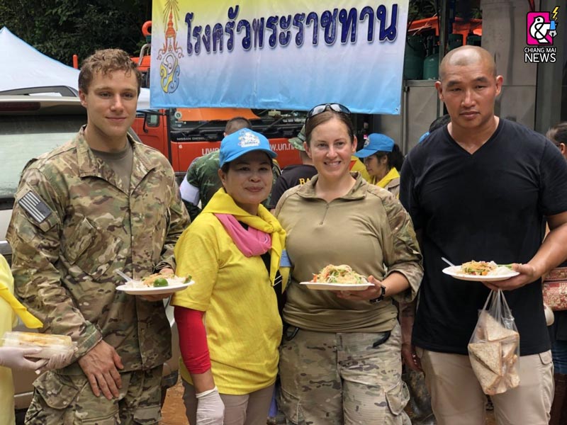 ทหารกินข้าวต้มมัด