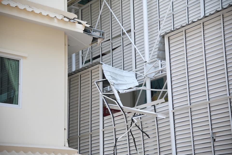 เครนถล่มใส่อัสสัมชัญคอนแวนต์