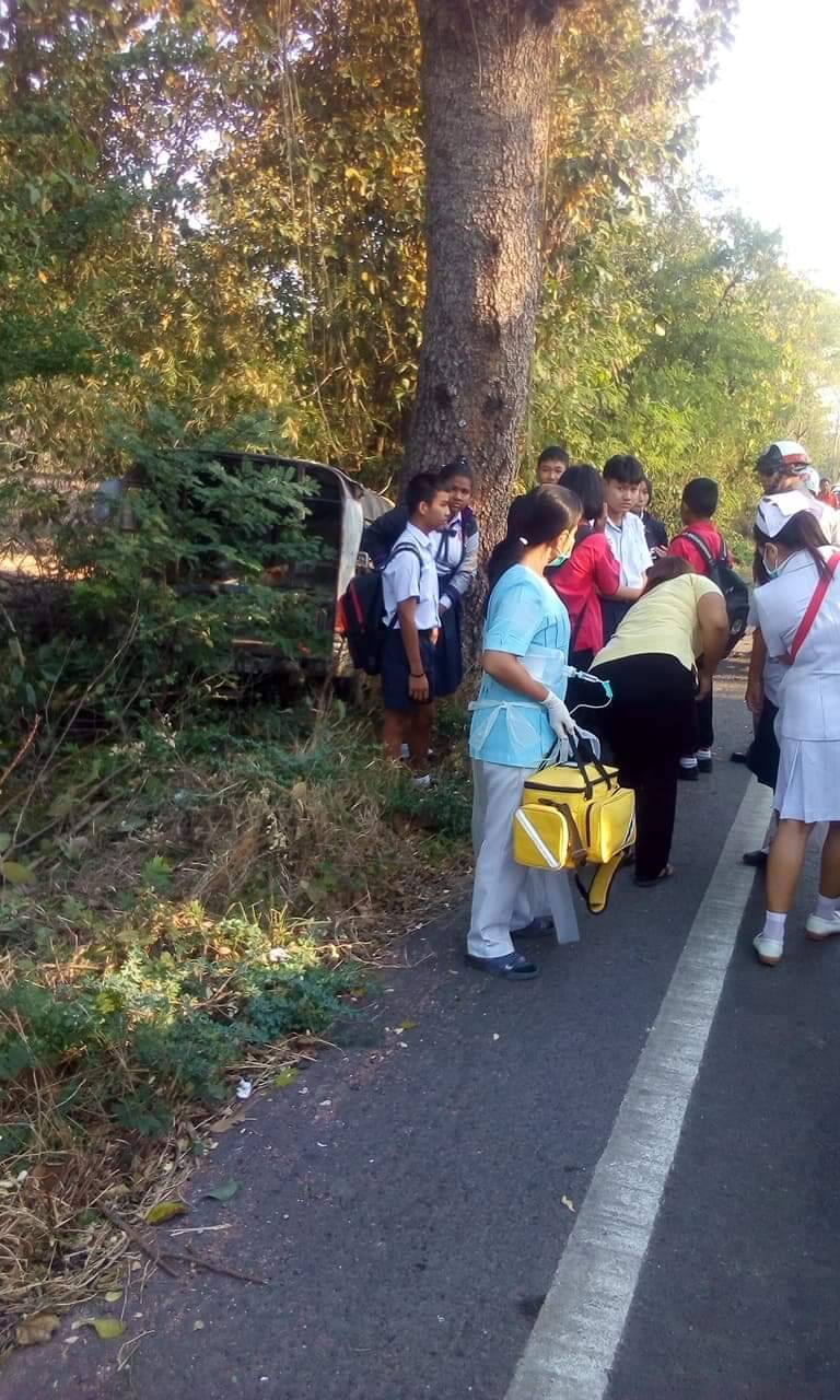 อุบัติเหตุรถรับ-ส่งนักเรียนคว่ำ