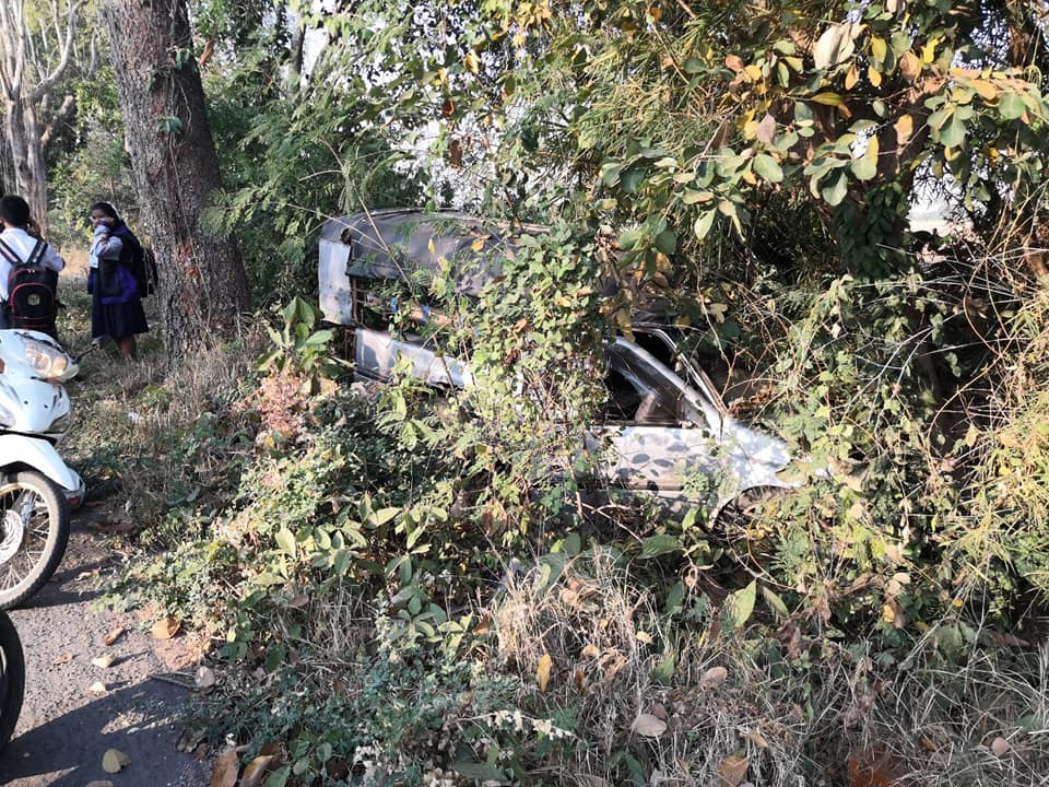 อุบัติเหตุรถรับ-ส่งนักเรียนคว่ำ